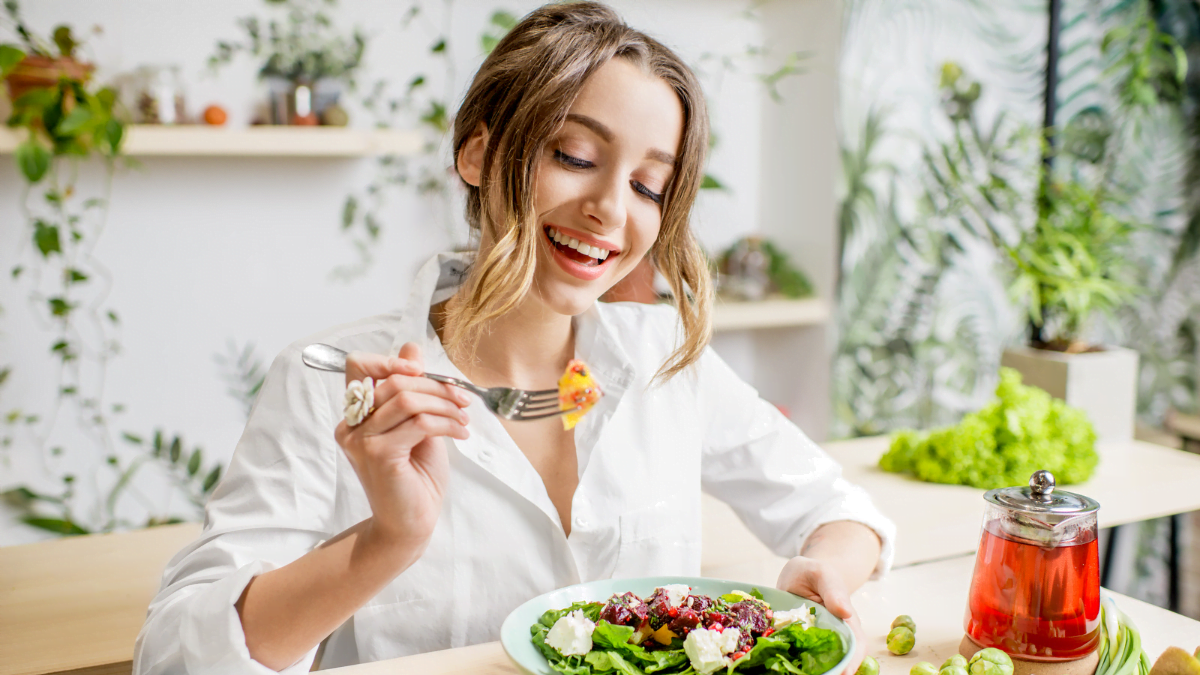 Women Eating Healthy